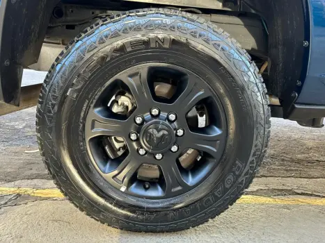 RAM 2500 6.7 I6 24V SLT CABINE DUPLA TURBO DIESEL NIGHT EDITION 4X4 AUTOMTICO, Foto 15