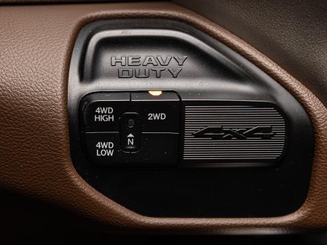 RAM 2500 6.7 I6 24V SLT CABINE DUPLA TURBO DIESEL LARAMIE 4X4 AUTOMTICO, Foto 18
