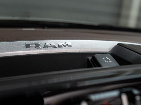 RAM 2500 6.7 I6 24V SLT CABINE DUPLA TURBO DIESEL LARAMIE 4X4 AUTOMTICO, Foto 23