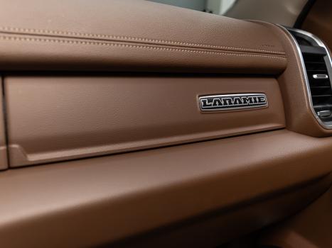 RAM 2500 6.7 I6 24V SLT CABINE DUPLA TURBO DIESEL LARAMIE 4X4 AUTOMTICO, Foto 24