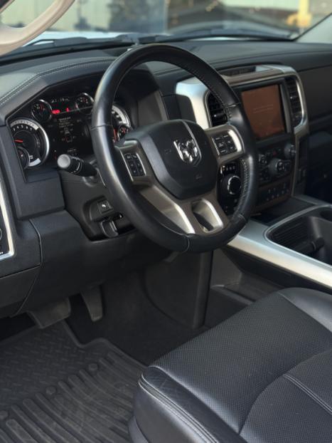 RAM Classic 5.7 V8 32V 4P HEMI LARAMIE NIGHT EDITION AUTOMTICO, Foto 3