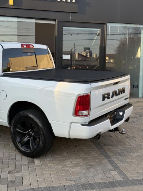 RAM Classic 5.7 V8 32V 4P HEMI LARAMIE NIGHT EDITION AUTOMTICO, Foto 5