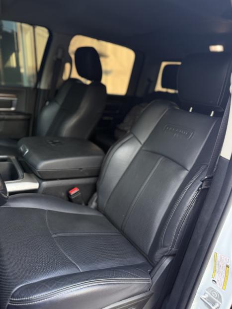 RAM Classic 5.7 V8 32V 4P HEMI LARAMIE NIGHT EDITION AUTOMTICO, Foto 7