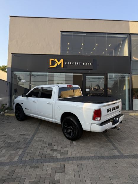 RAM Classic 5.7 V8 32V 4P HEMI LARAMIE NIGHT EDITION AUTOMTICO, Foto 15