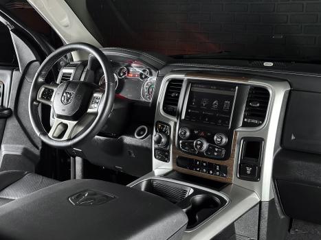 RAM Classic 5.7 V8 32V 4P HEMI LARAMIE NIGHT EDITION AUTOMTICO, Foto 5