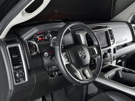 RAM Classic 5.7 V8 32V 4P HEMI LARAMIE NIGHT EDITION AUTOMTICO, Foto 7