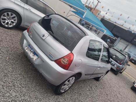 RENAULT Clio Hatch 1.0 16V 4P FLEX AUTHENTIQUE, Foto 2