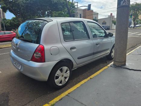 RENAULT Clio Hatch 1.0 16V 4P FLEX AUTHENTIQUE, Foto 2