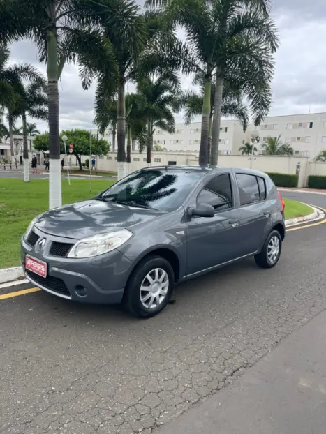 RENAULT Sandero 1.0 4P FLEX AUTHENTIQUE, Foto 1