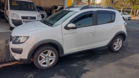 RENAULT Sandero 1.6 16V 4P FLEX STEPWAY, Foto 3