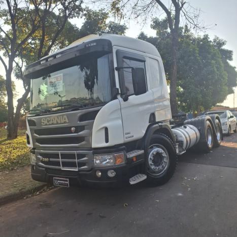 SCANIA P-360 6X2, Foto 2