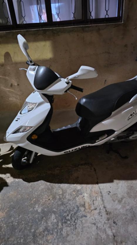 SUZUKI Burgman 125 , Foto 4