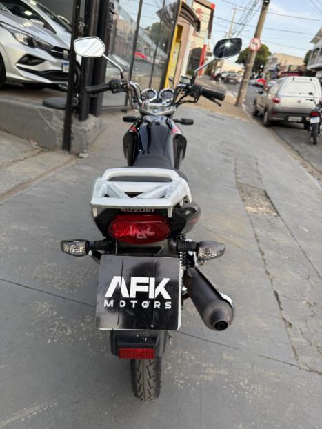 SUZUKI GSR 150 I, Foto 4