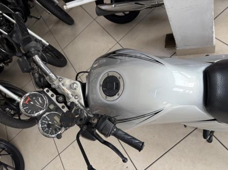 SUZUKI GSR 150 I, Foto 7