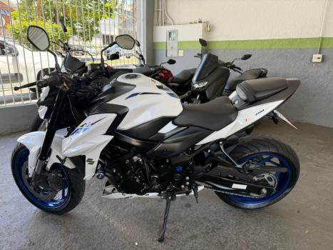 SUZUKI GSR 750 , Foto 3