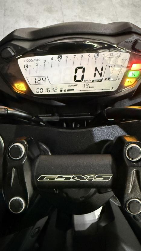 SUZUKI GSX 750 F , Foto 3