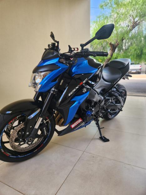 SUZUKI GSX-S 1000 A, Foto 2