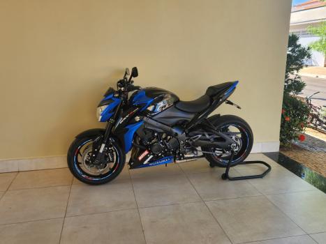 SUZUKI GSX-S 1000 A, Foto 4