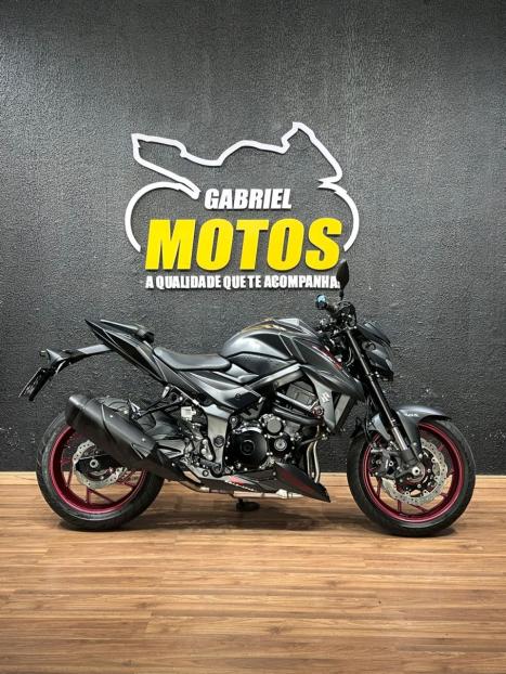 SUZUKI GSX-S 750 ABS, Foto 1