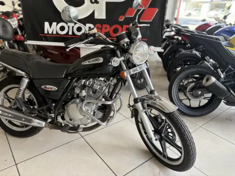 SUZUKI Intruder 125 , Foto 3