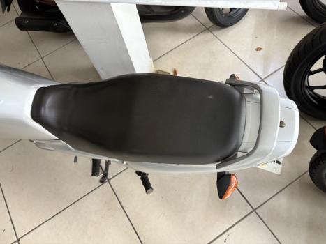 SUZUKI Yes 125 EN, Foto 8