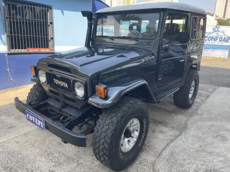 TOYOTA Bandeirante 3.7 4X4 DIESEL TETO RGIDO, Foto 1