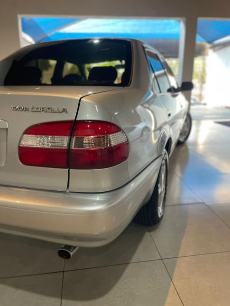 TOYOTA Corolla 1.8 16V 4P XEI, Foto 4