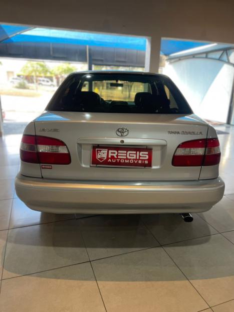 TOYOTA Corolla 1.8 16V 4P XEI, Foto 6