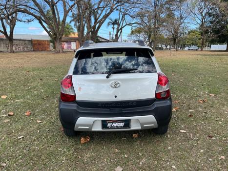 TOYOTA Etios Cross 1.5 16V 4P, Foto 6