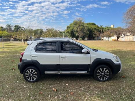 TOYOTA Etios Cross 1.5 16V 4P, Foto 8