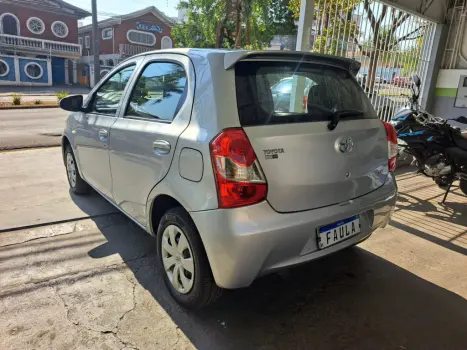 TOYOTA Etios Hatch 1.3 16V 4P FLEX X, Foto 4