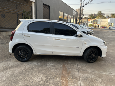 TOYOTA Etios Hatch 1.3 16V 4P FLEX X, Foto 5