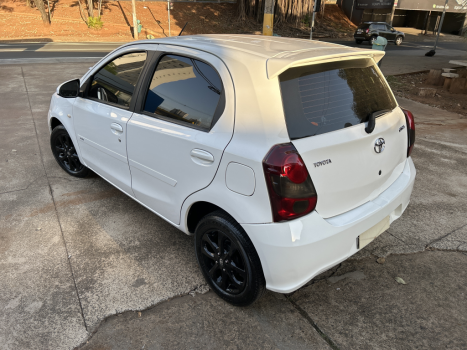 TOYOTA Etios Hatch 1.3 16V 4P FLEX X, Foto 6