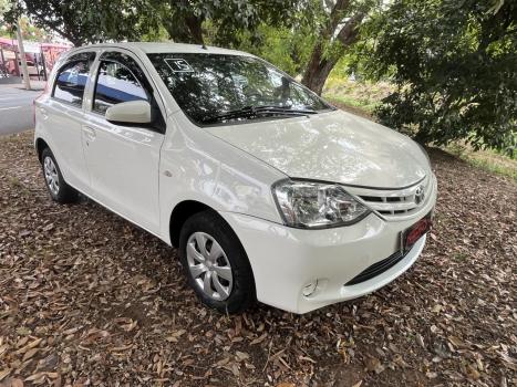 TOYOTA Etios Hatch 1.3 16V 4P FLEX X, Foto 1