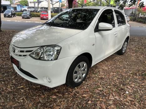 TOYOTA Etios Hatch 1.3 16V 4P FLEX X, Foto 2