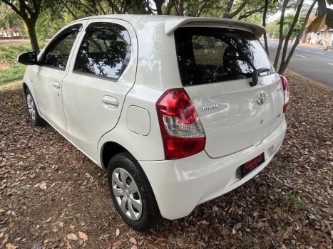 TOYOTA Etios Hatch 1.3 16V 4P FLEX X, Foto 4