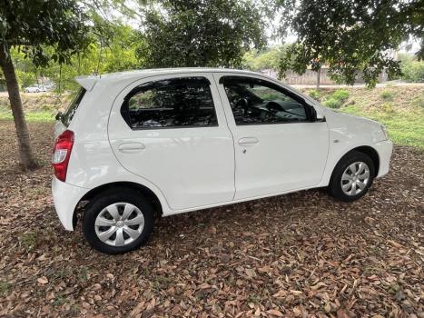 TOYOTA Etios Hatch 1.3 16V 4P FLEX X, Foto 5