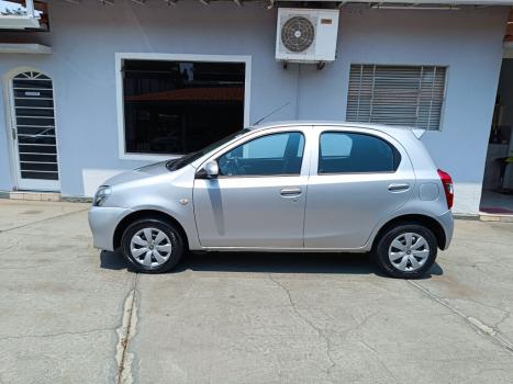 TOYOTA Etios Hatch 1.3 16V 4P FLEX X, Foto 2