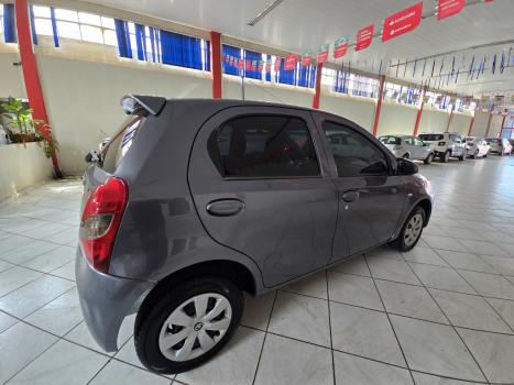 TOYOTA Etios Hatch 1.3 16V 4P FLEX X, Foto 5