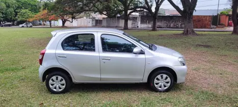 TOYOTA Etios Hatch 1.3 16V 4P FLEX X, Foto 9