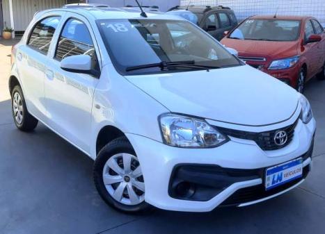 TOYOTA Etios Hatch 1.3 16V 4P FLEX X, Foto 2