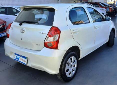 TOYOTA Etios Hatch 1.3 16V 4P FLEX X, Foto 5