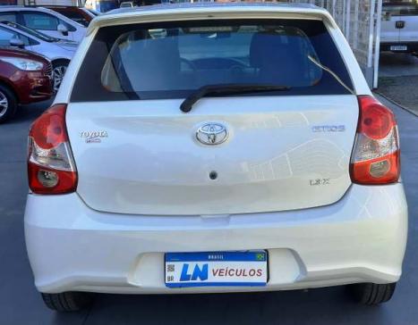 TOYOTA Etios Hatch 1.3 16V 4P FLEX X, Foto 6