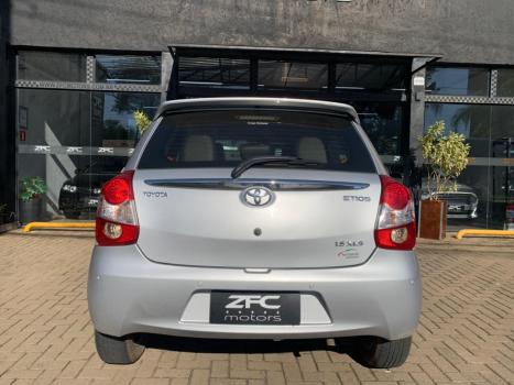 TOYOTA Etios Hatch 1.5 16V 4P FLEX XLS AUTOMTICO, Foto 2