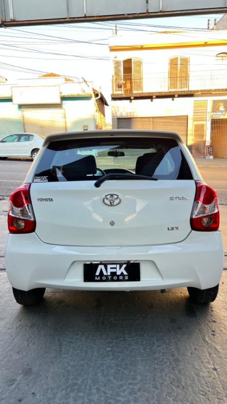 TOYOTA Etios Hatch 1.3 16V 4P FLEX, Foto 6