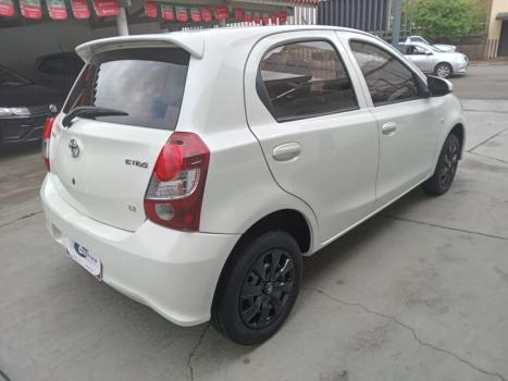 TOYOTA Etios Hatch 1.3 16V 4P FLEX X AUTOMTICO, Foto 4