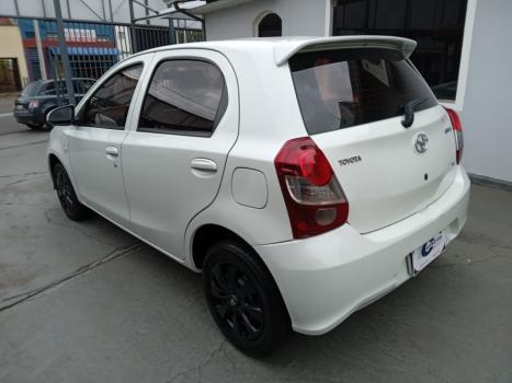 TOYOTA Etios Hatch 1.3 16V 4P FLEX X AUTOMTICO, Foto 6