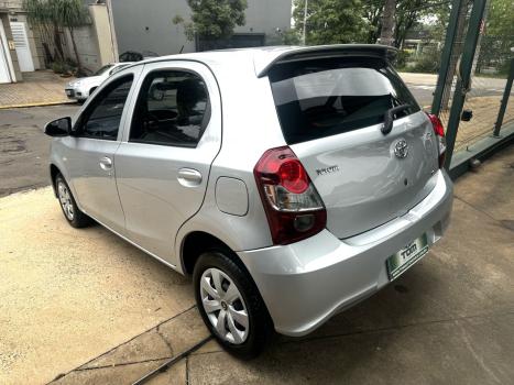 TOYOTA Etios Hatch 1.3 16V 4P FLEX X, Foto 4