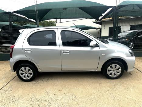 TOYOTA Etios Hatch 1.3 16V 4P FLEX X, Foto 17