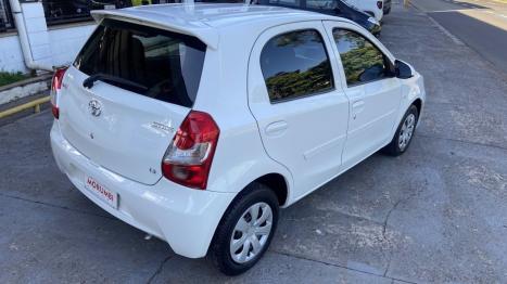 TOYOTA Etios Hatch 1.3 16V 4P FLEX X, Foto 6